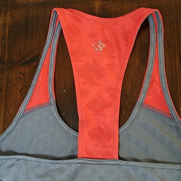 NWT rabbit Women's Tape Breaker Running Tank Top - Picture 7 of 7